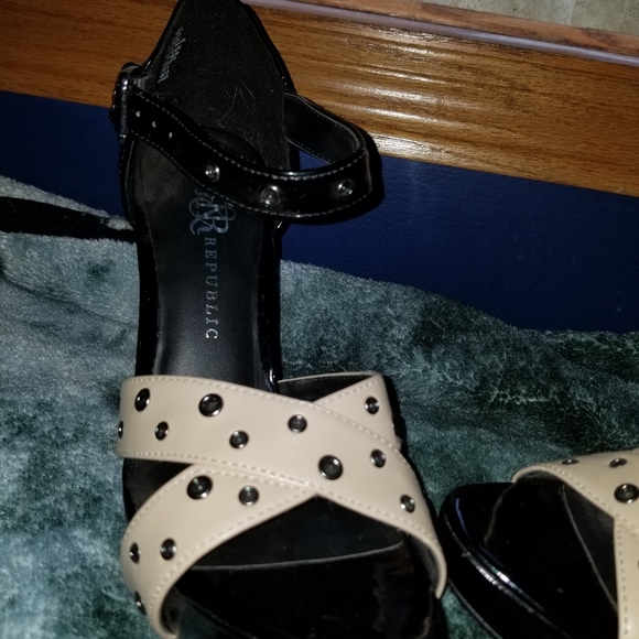 NWOT Rock&Republic heels - Picture 2 of 6